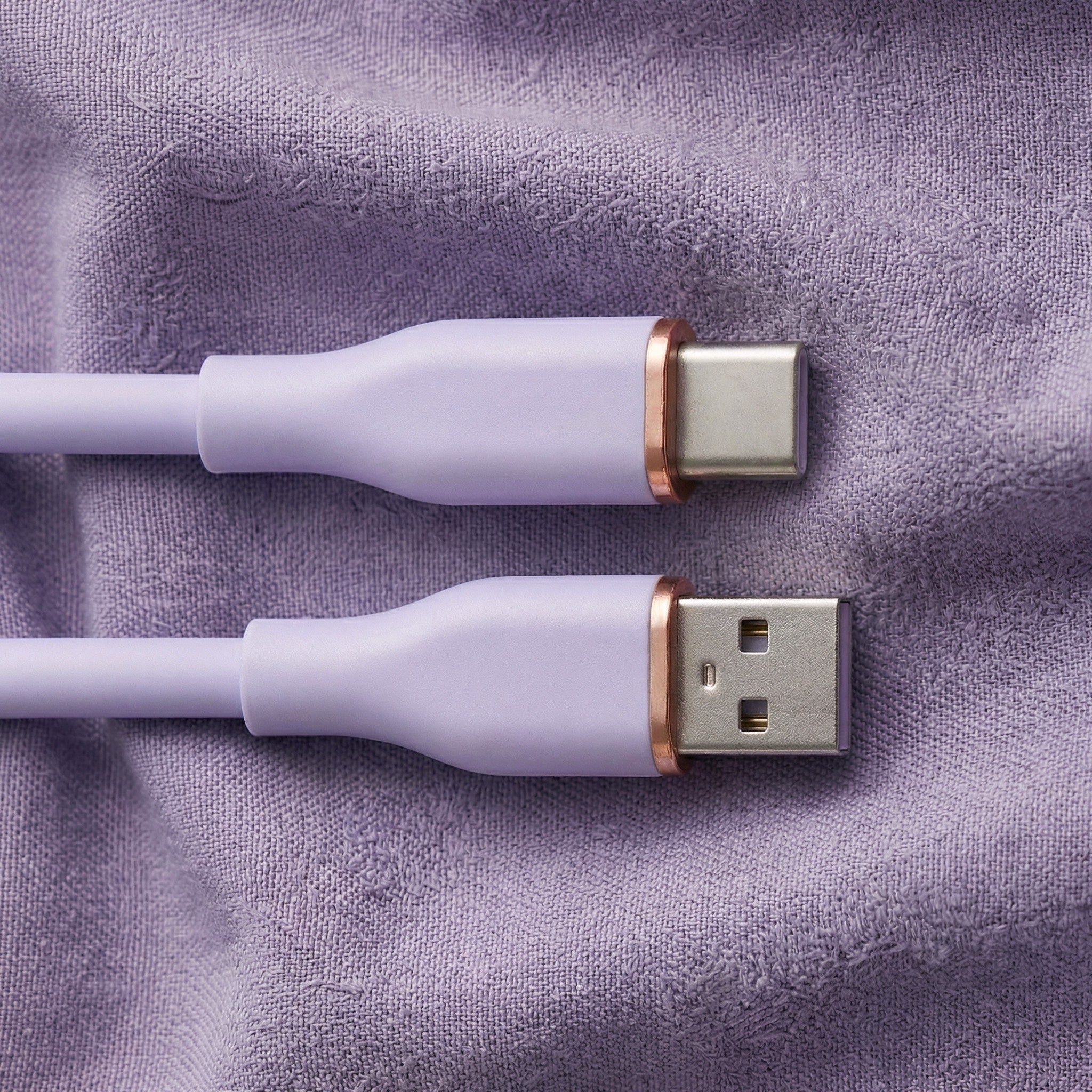 Lila laddkabel USB-A till USB-C