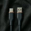Svart laddkabel USB-A till USB-C