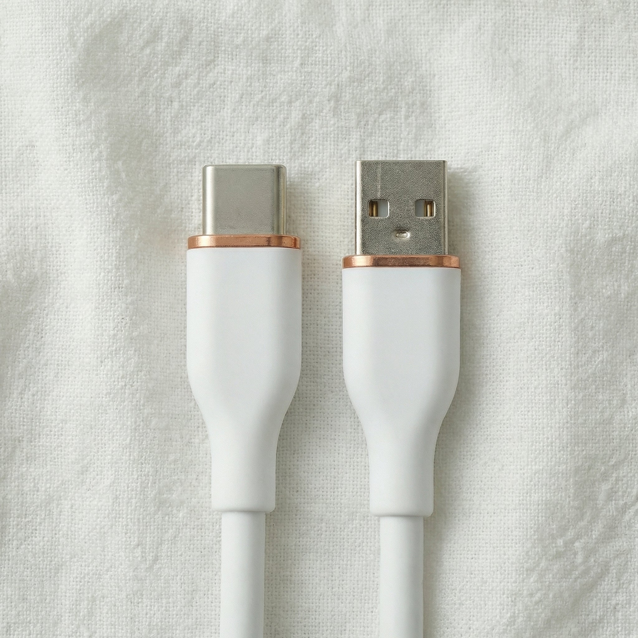 Vit laddkabel USB-A till USB-C