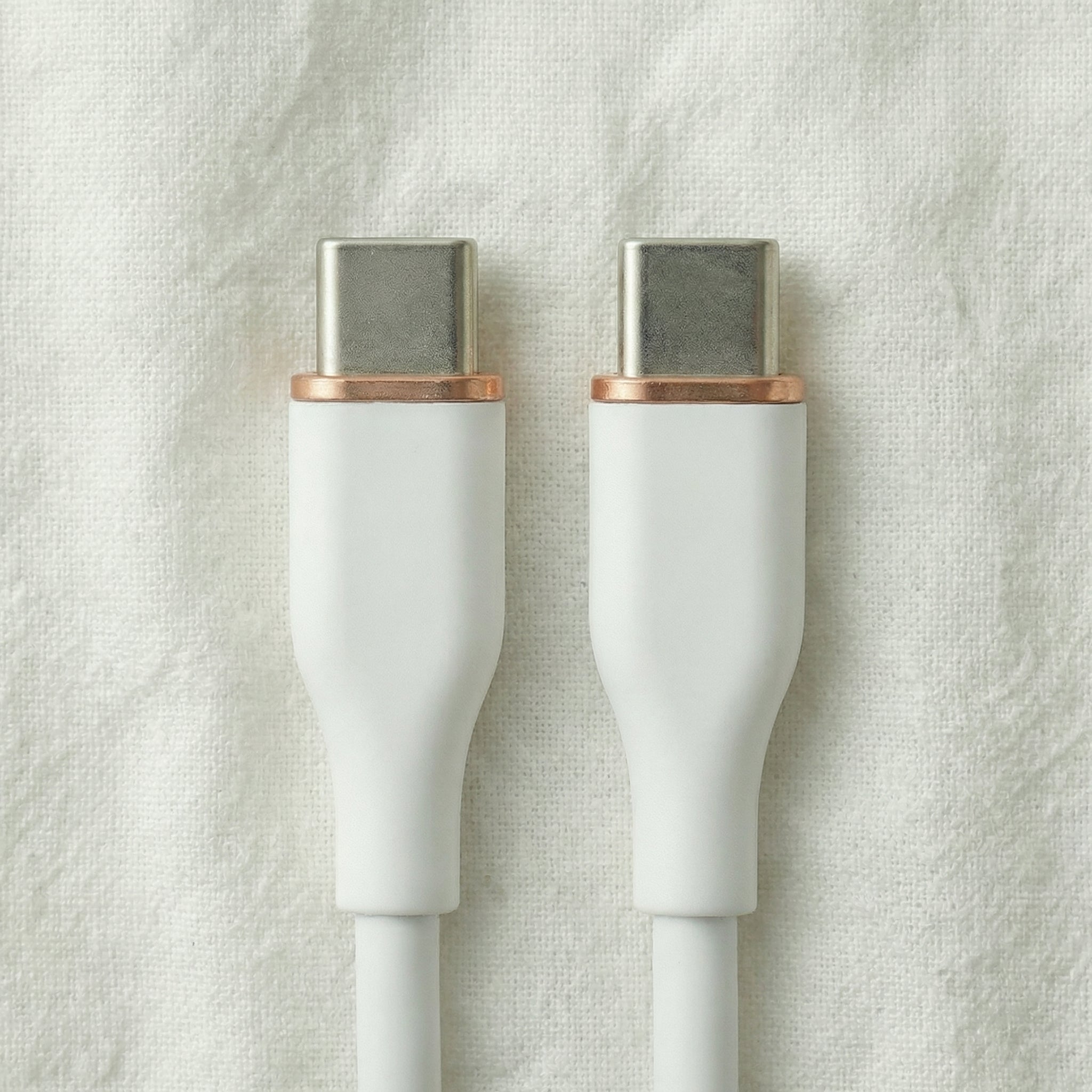 Vit laddkabel USB-C till USB-C